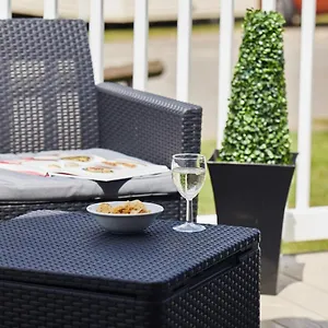 https://the-coast-scarborough.yorkshirehotels.net